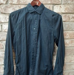 Casual black button down.